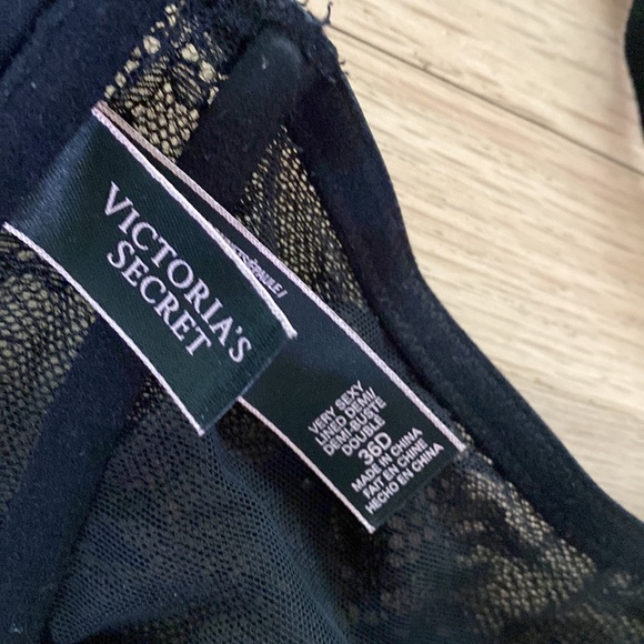 Victoria’s Secret Black Lace Bra with demi lining - Picture 5 of 6